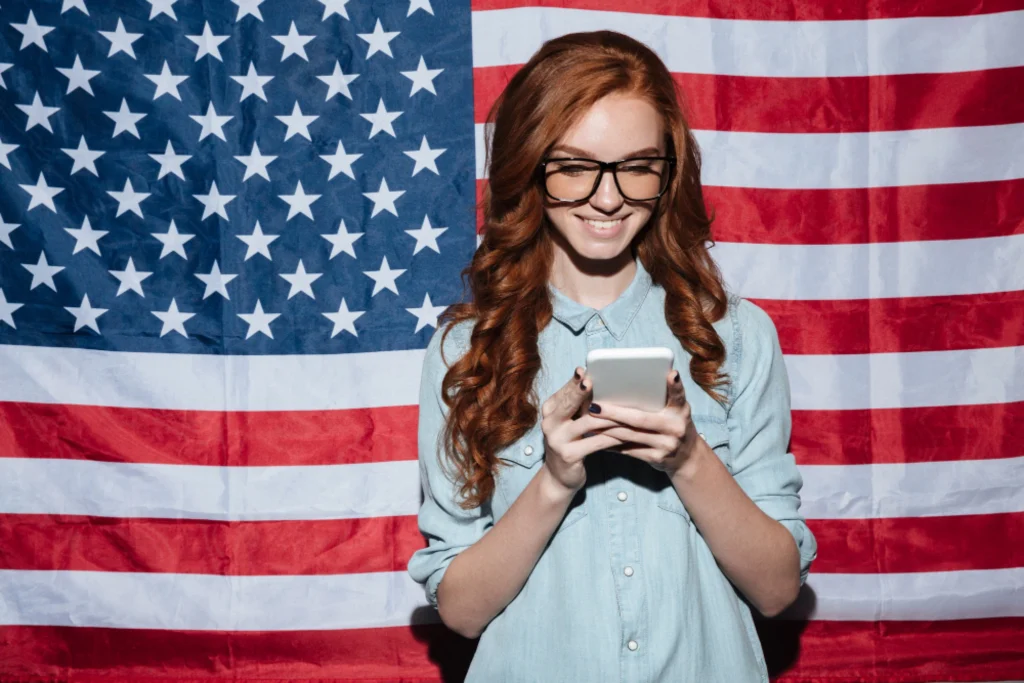 mulher no celular aprendendo inglês